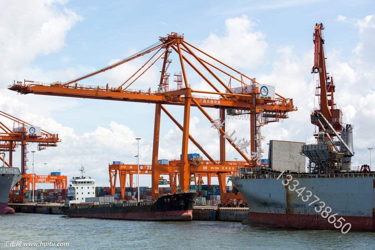 湖南衡陽(yáng)岸橋廠家岸橋工作起來(lái)效率高，節(jié)省空間